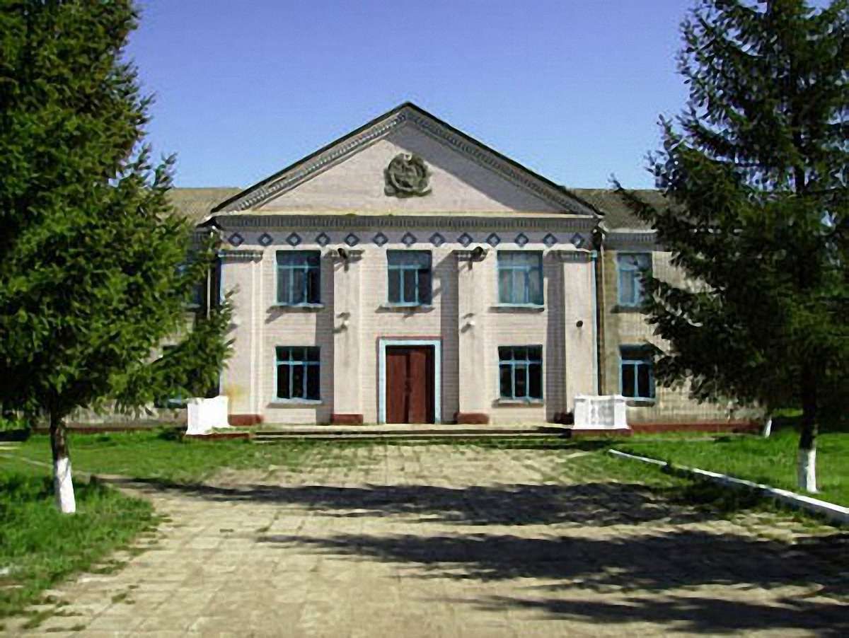 Рада наклала мораторій на закриття сільських закладів культури