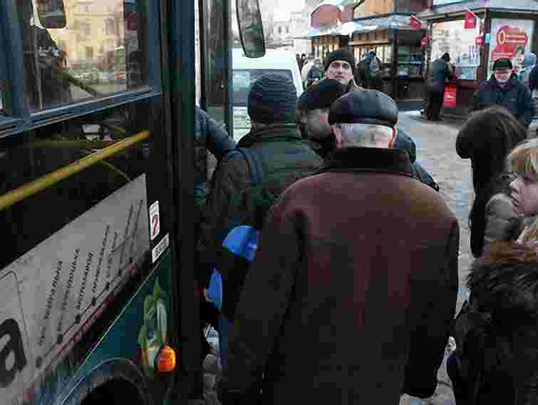 Львів'яни витрачають на доїзд утричі більше часу