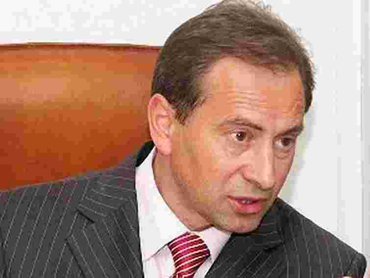 Янукович розставляє силовиків, що захищатимуть його до кінця, – Томенко