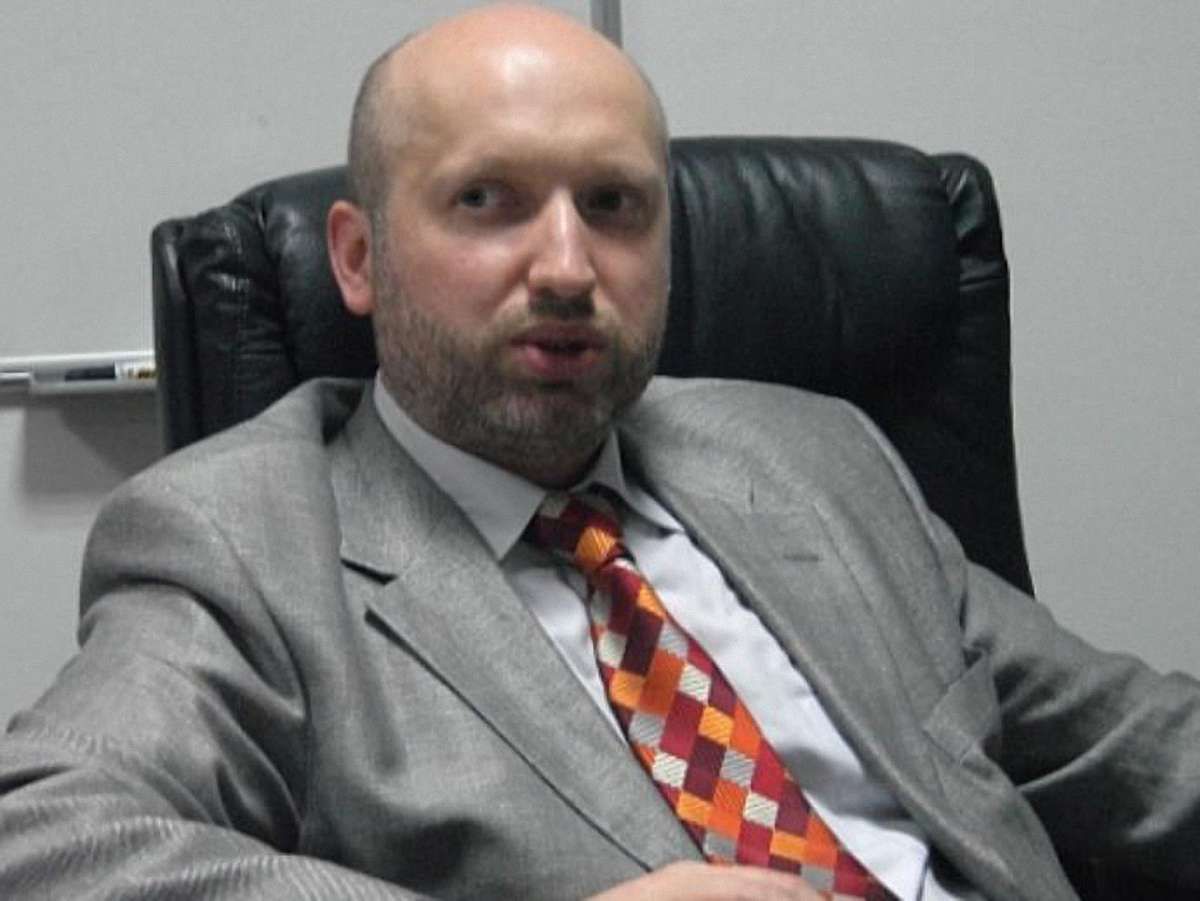 Турчинов приїхав свідчити у справі Луценка