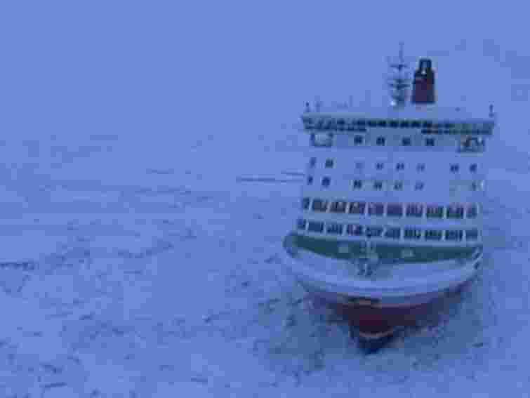 21 судно заблоковано кригою у водах Азовського моря