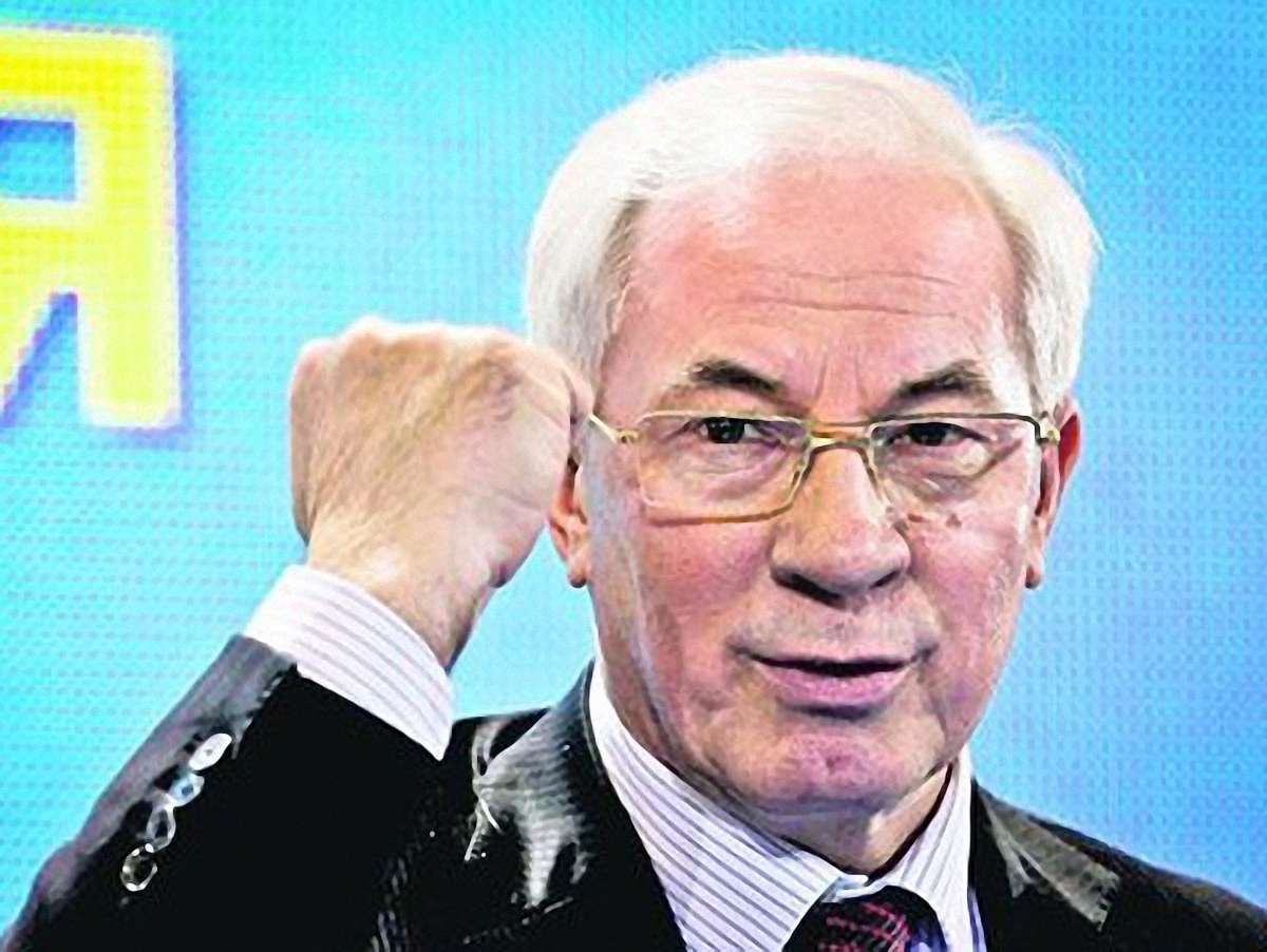 Азаров обурений заявами Росспоживнагляду