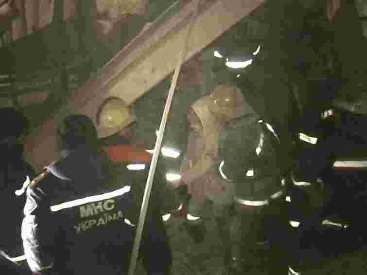 В Івано-Франківську під завалами будинку опинились троє людей