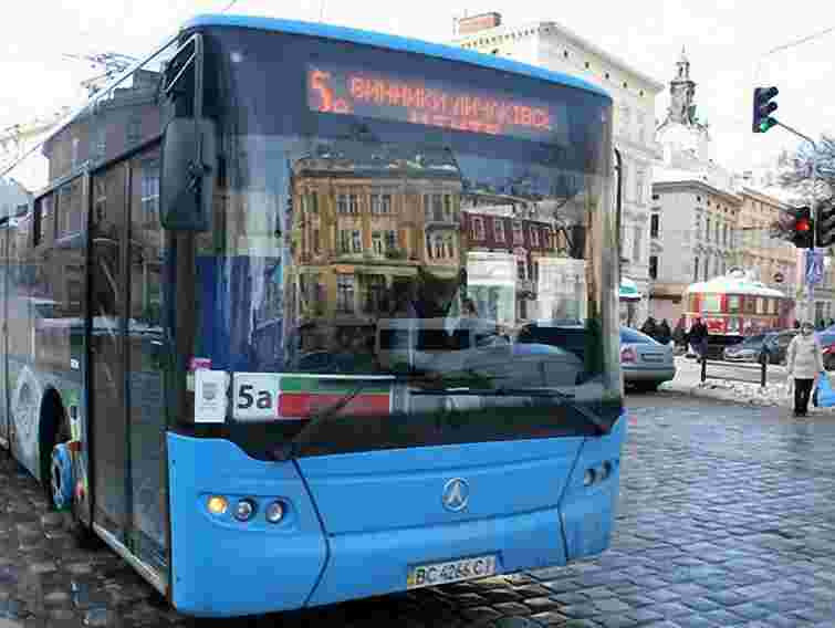 Сьогодні у Львові на маршрути не вийшло 36 автобусів