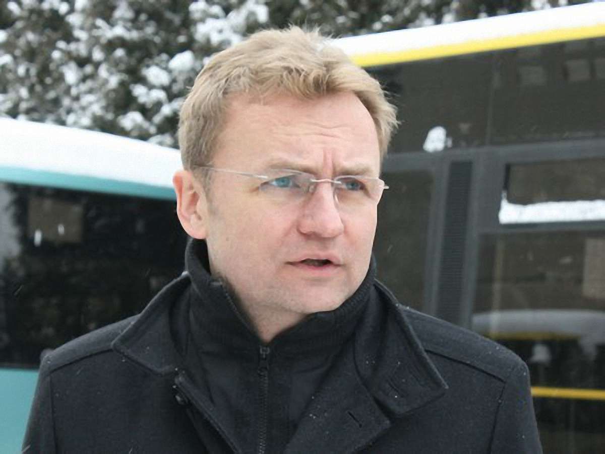 Львів прибирає вся наявна техніка, – мер