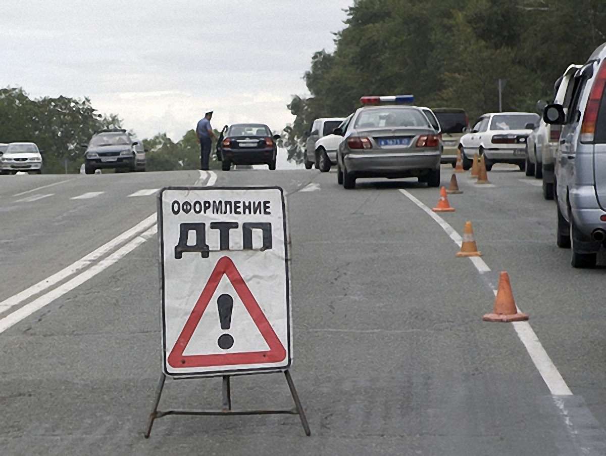 На Львівщині водій автомобіля збив 9-річну дитину