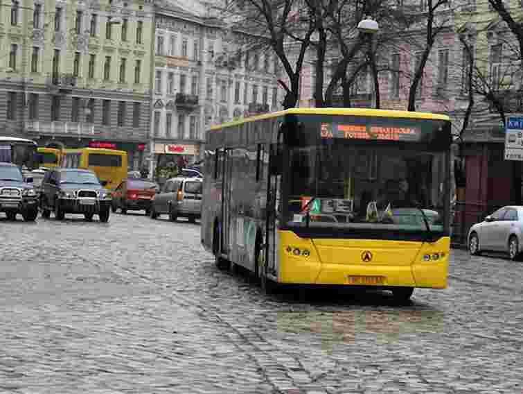 У Львові на маршрути не виїхало 20 автобусів