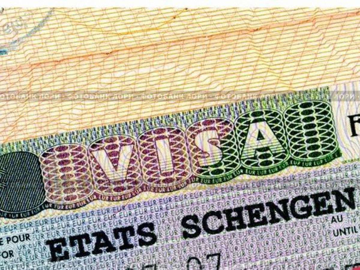 У статистиці виданих українцям віз «загубився» нуль, - Польща