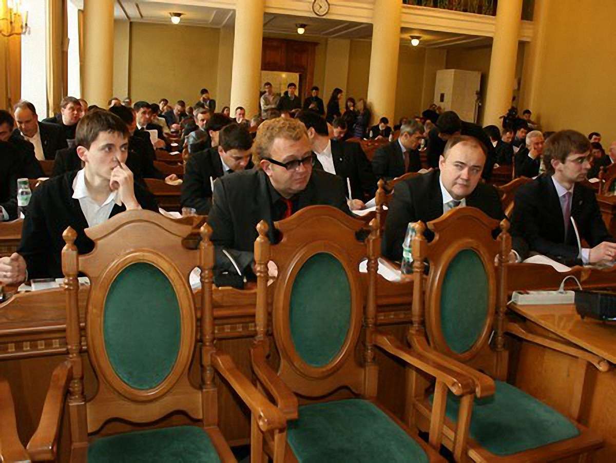 Депутати Львова просять розглянути імпічмент Януковича