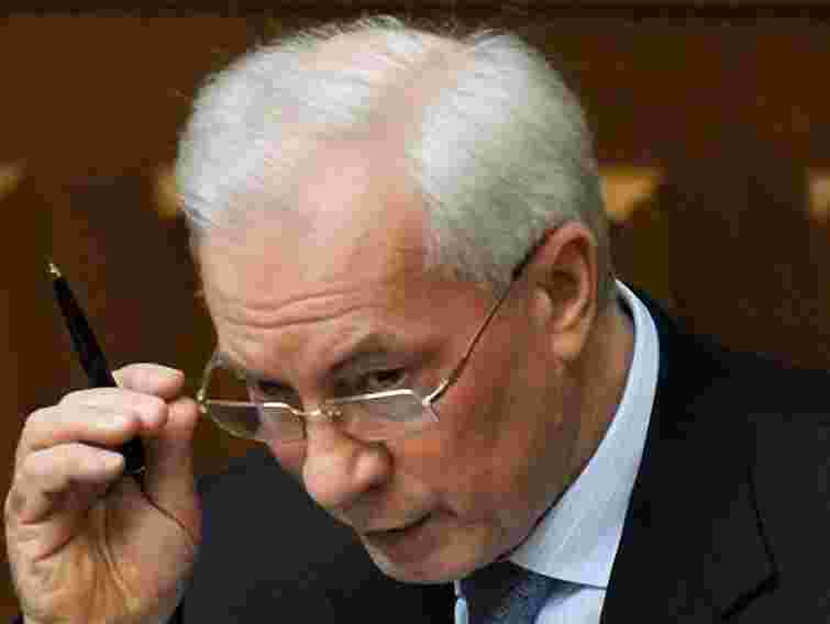 Азаров пообіцяв за два роки вирішити проблеми з дитсадками