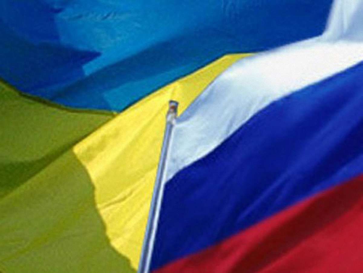 Азаров: За президента Путіна відносини України з Росією покращаться