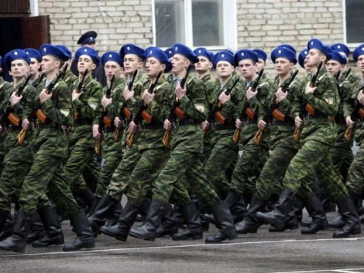 Україна витрачає на армію вп’ятеро менше за Польщу