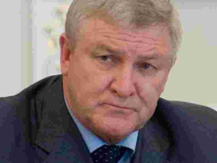 Янукович взяв радником звільненого міністра оборони