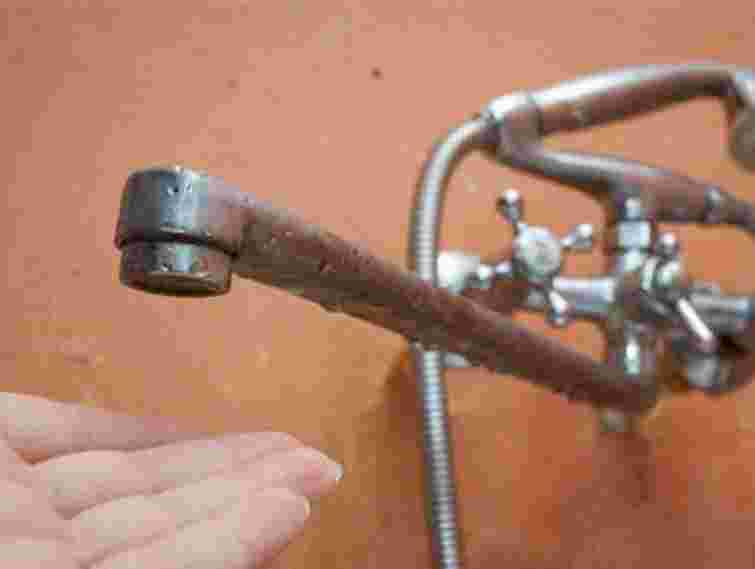 Через аварію на водогоні частина Львова без води