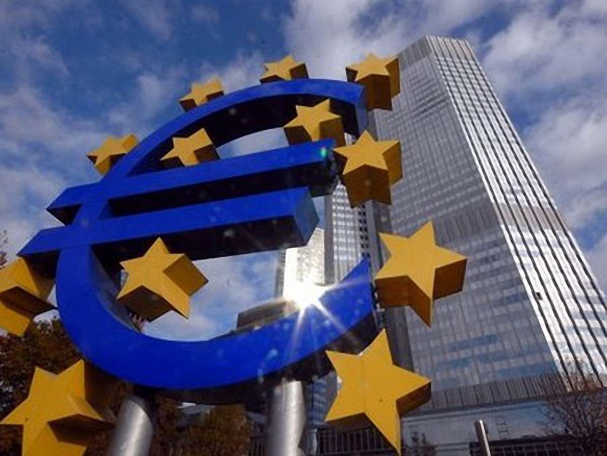S&P: Жодна з країн ЄС не залишить єврозону