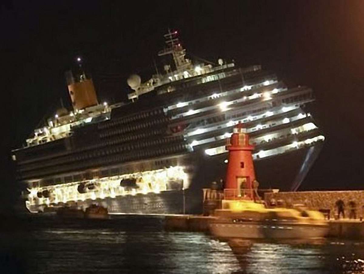 На Costa Concordia знайдено ще чотири тіла