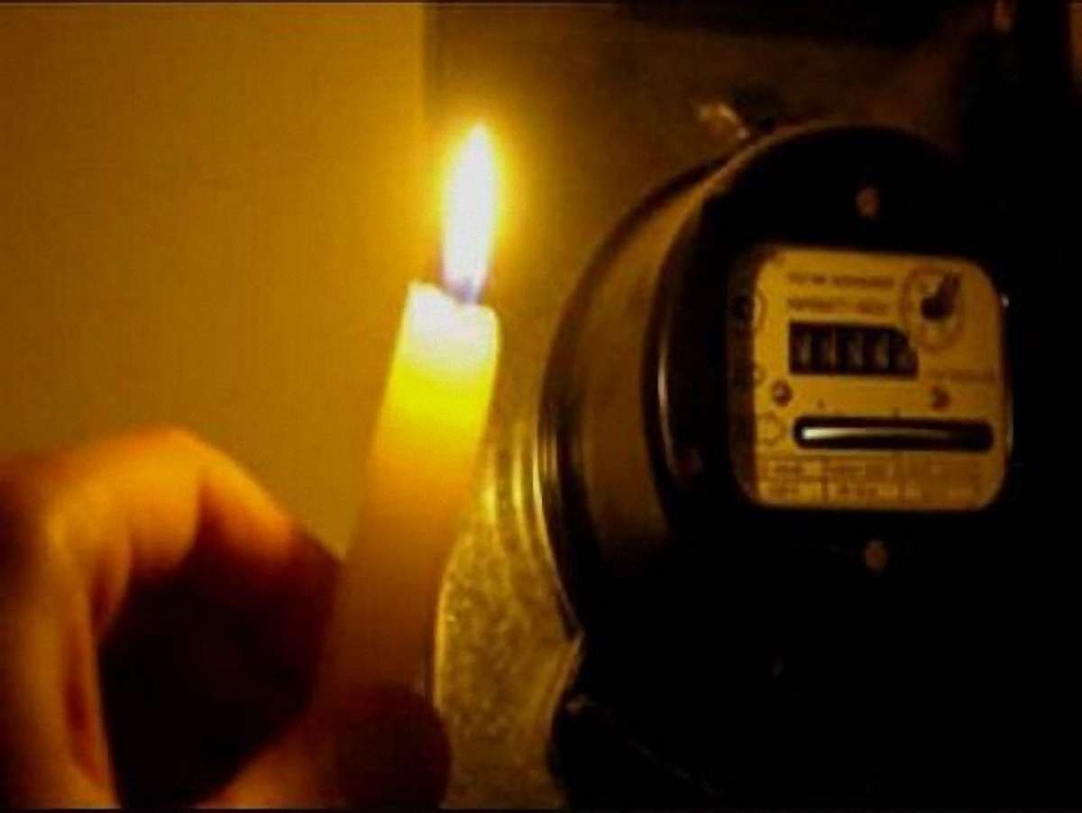 Через вітер частина центру Львова залишилась без світла 