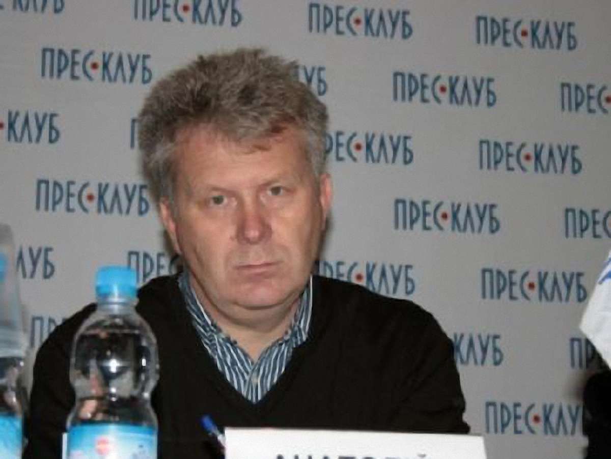 Янукович може реабілітуватися через команду, - політолог