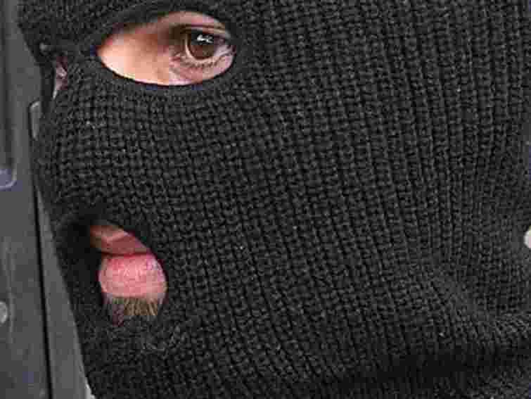 «Тайфун» вже більше 10 днів блокує роботу львівського магазину