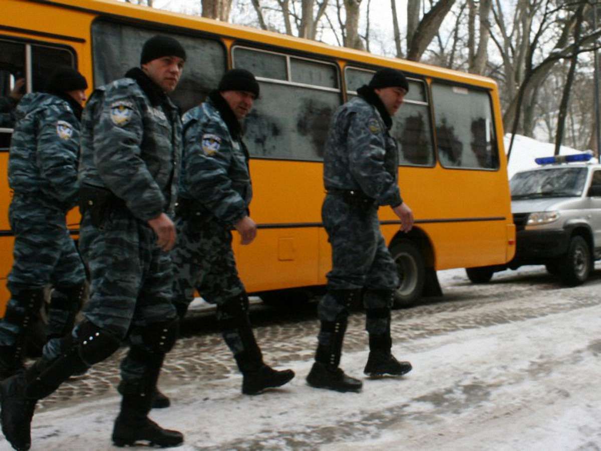 Львівську ОДА охороняють ДАІ, внутрішні війська та «Беркут»