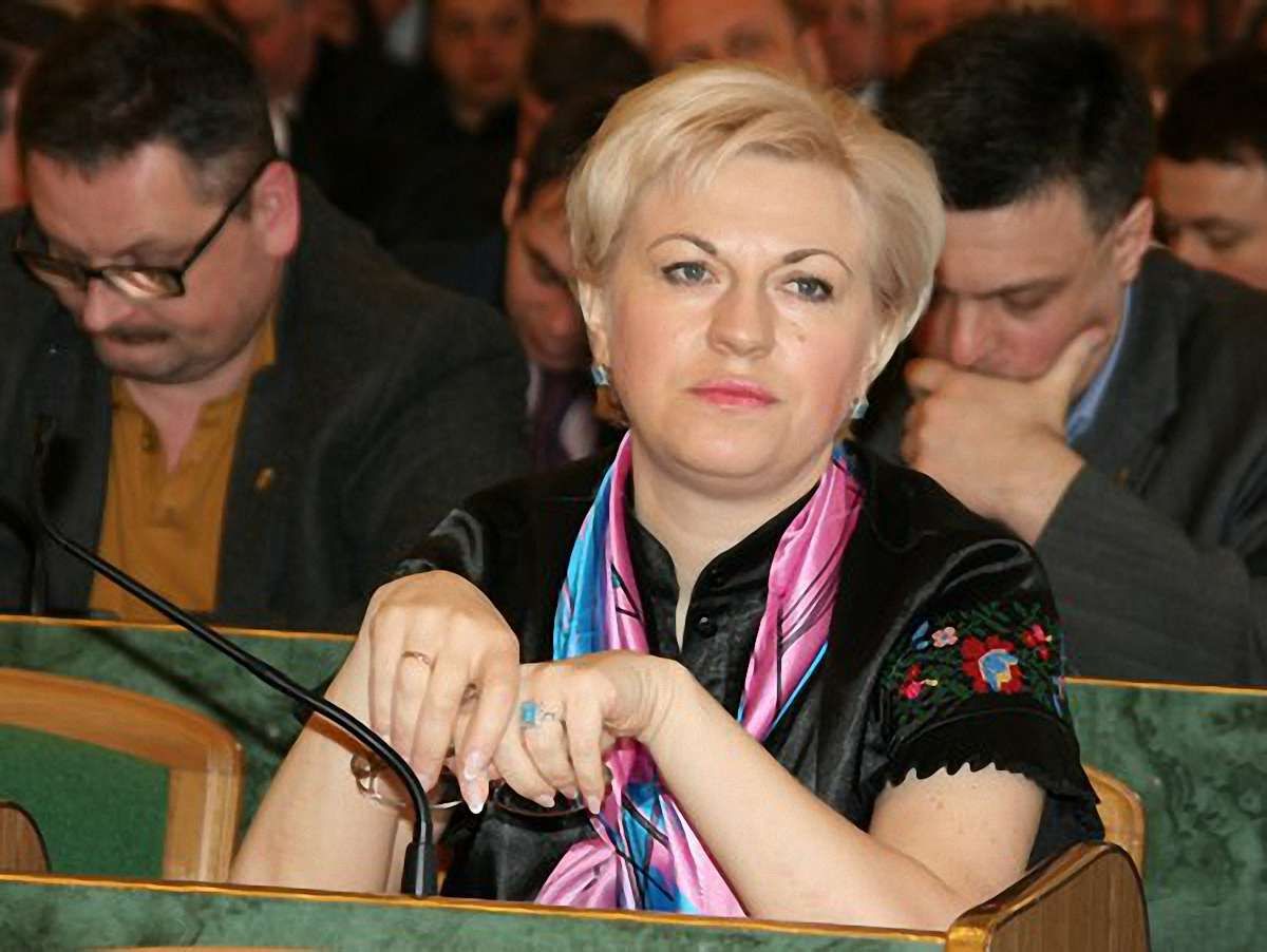 Влада намагається покласти опозицію на живіт, - Сех