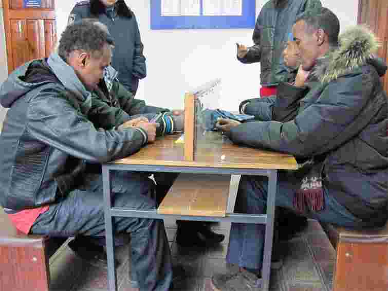 Генпрокуратура: Торік з України видворено 13 тисяч нелегалів