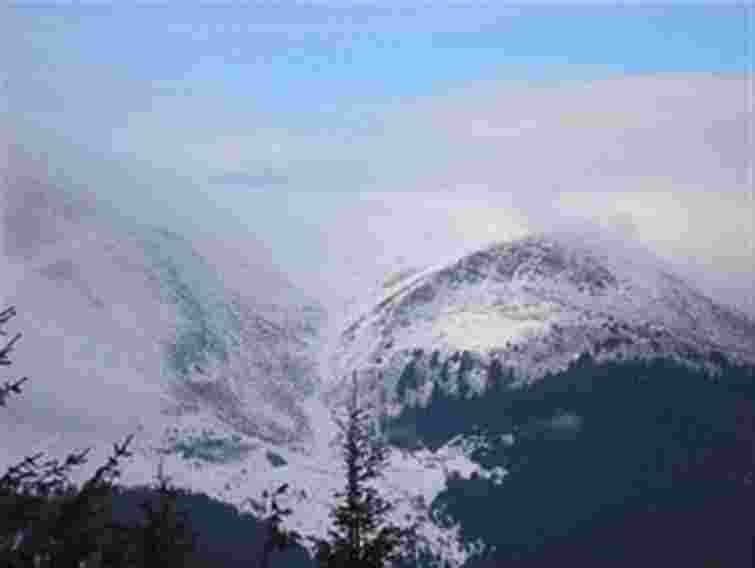 У горах Прикарпаття – небезпека сходження лавин