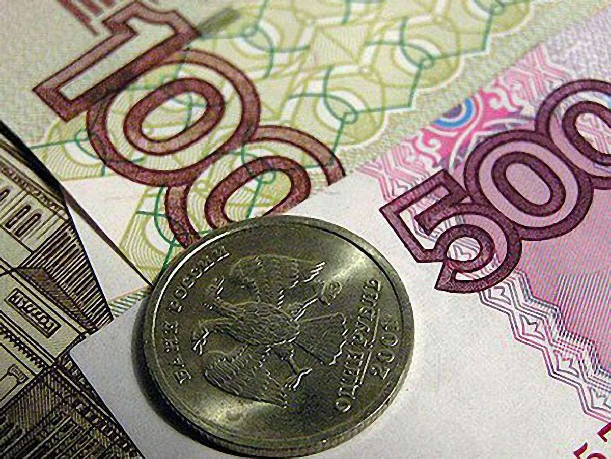 Арбузов хоче підвищити статус рубля в Україні
