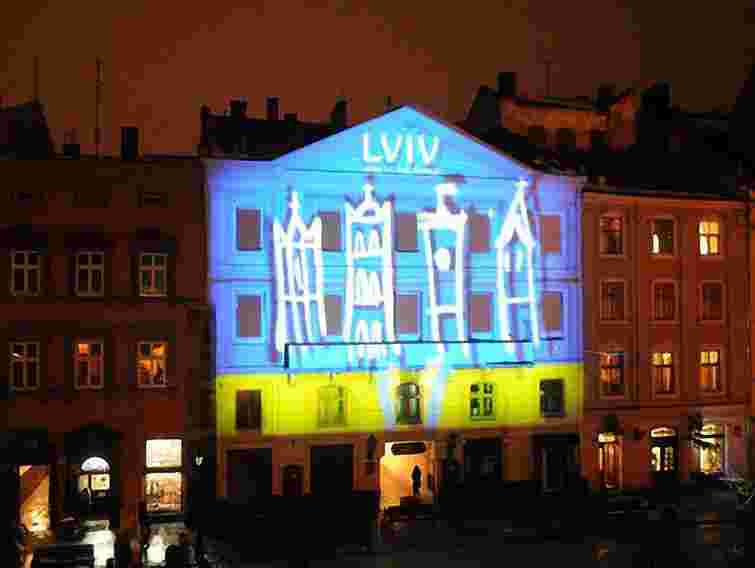 У Львові 3D меппінг-шоу переглянуло 1000 осіб