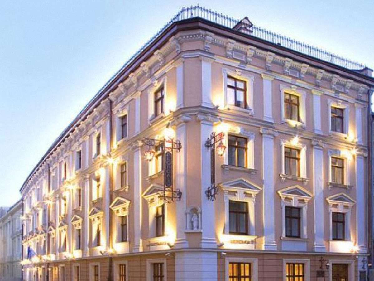 Прокуратура вивчає матеріали приватизації 3 готелів у Львові