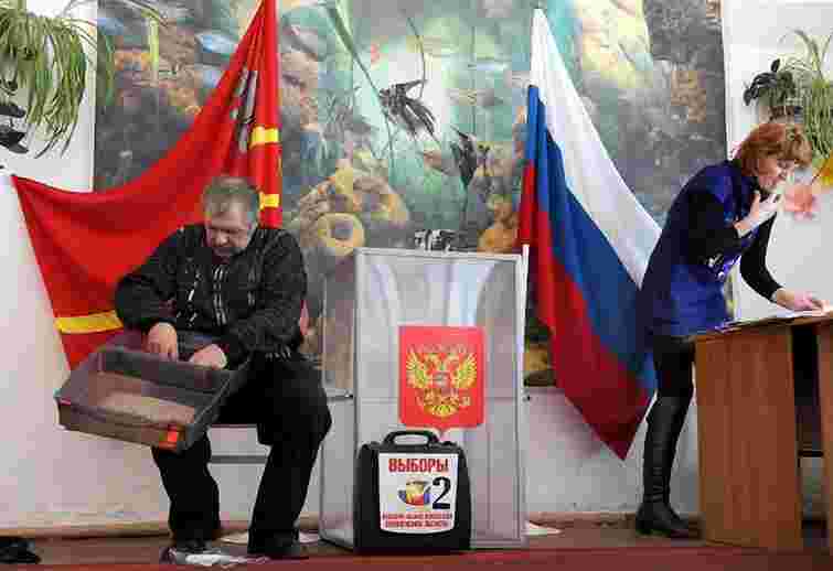 У Львові російських виборців пригощають чаєм з бубликами