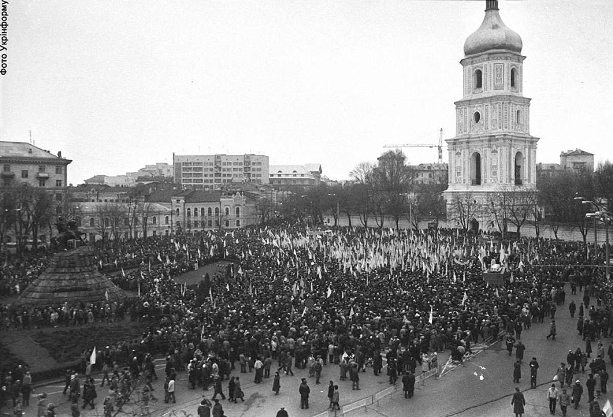 Революції 1990 і 2004 рр. заклали підвалини об'єднання українців, - науковець
