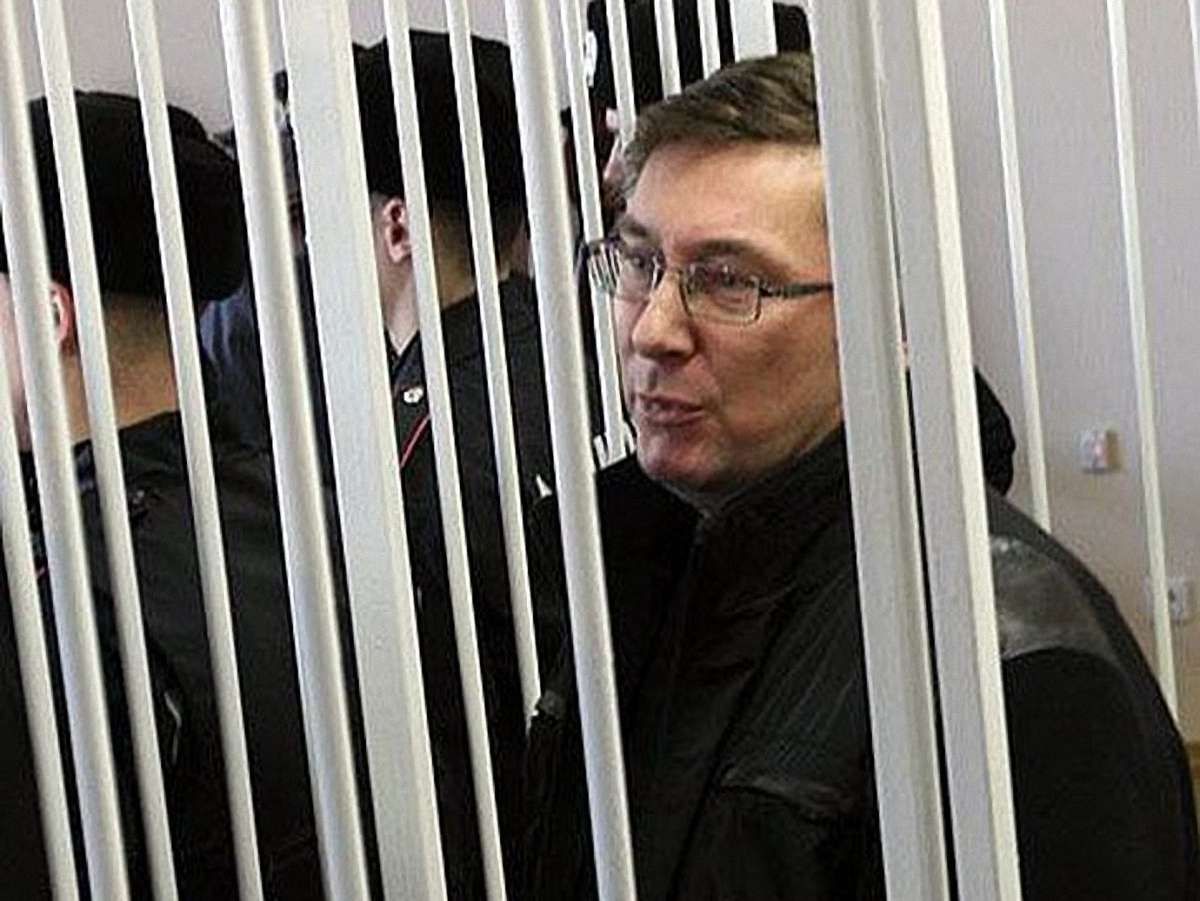 Луценко не виключає порушення нових справ проти нього