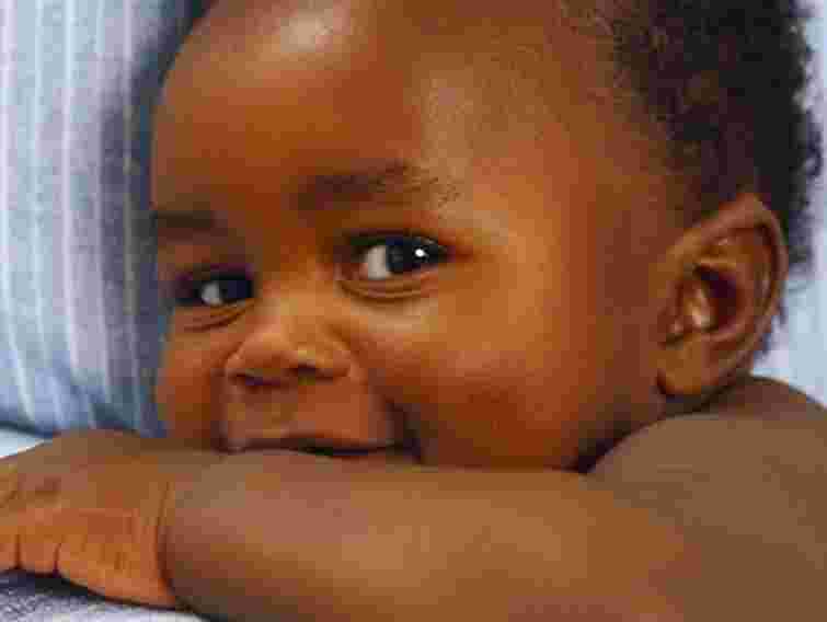 У Тернополі мати відмовилася від темношкірої дівчинки