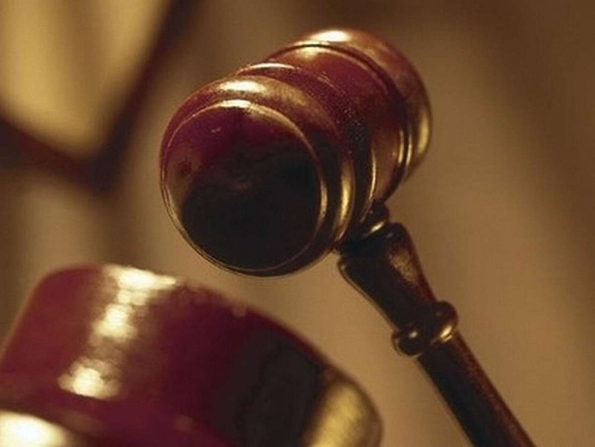 Годинник від Януковича в Росії продають з аукціону за $1200