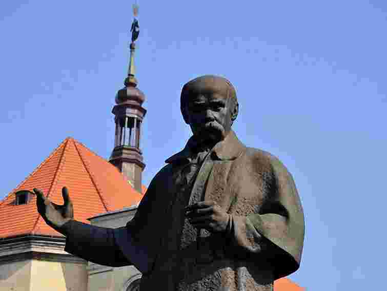 Постать Великого Кобзаря недооцінена в світі, – Янукович