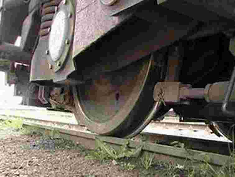 На Рівненщині потяг відрізав жінці ноги