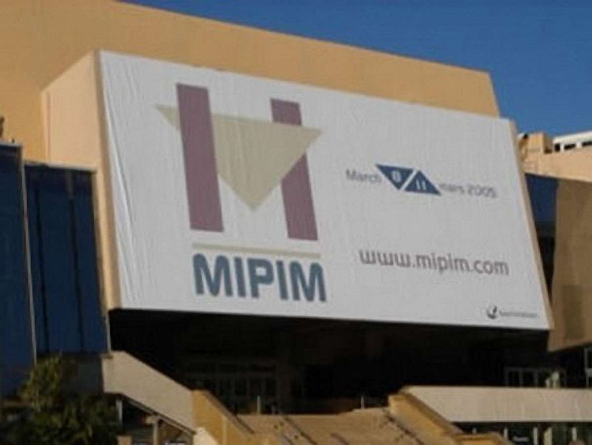 Львів презентував у Франції проект будівництва промислового парку