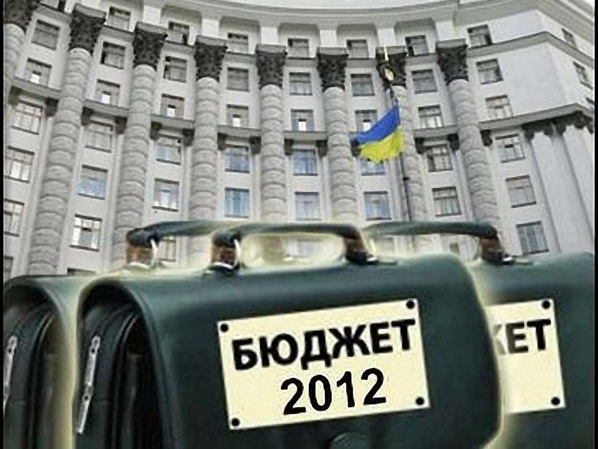 Азаров доручив розробити зміни до держбюджету