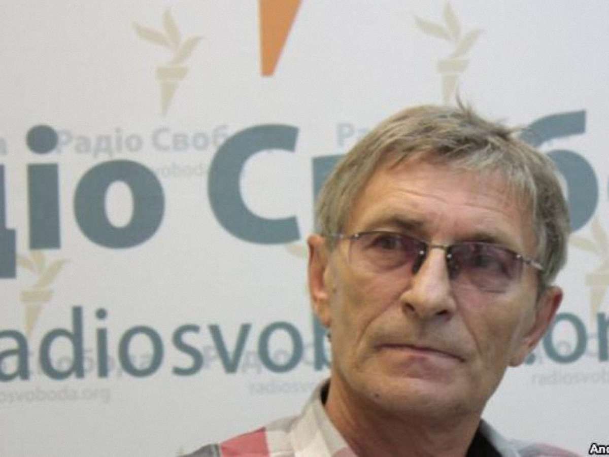 Нас скоро будуть пакувати пачками, - соціолог про допит в СБУ