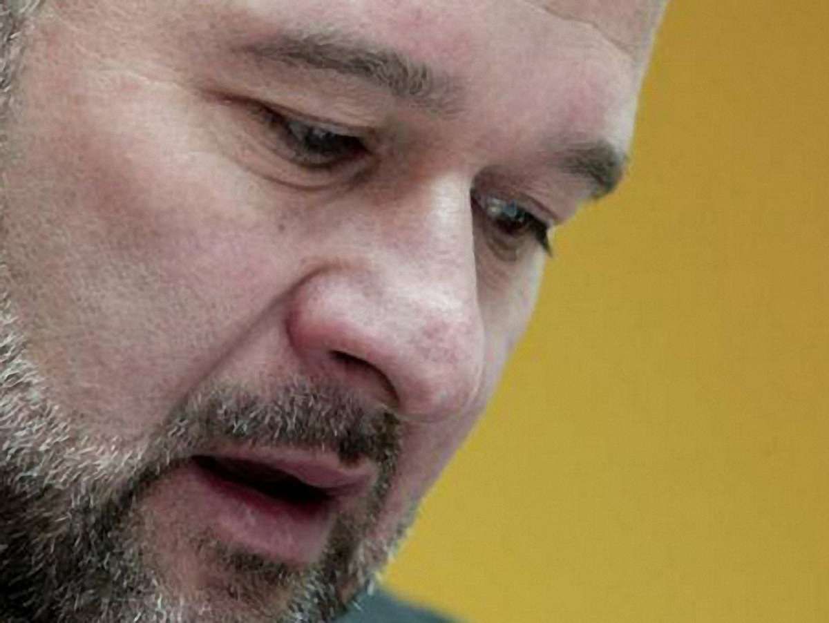 Балога поки не збирається в ПР
