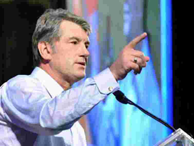 Ющенко нагадав про бандюків, які купили округи