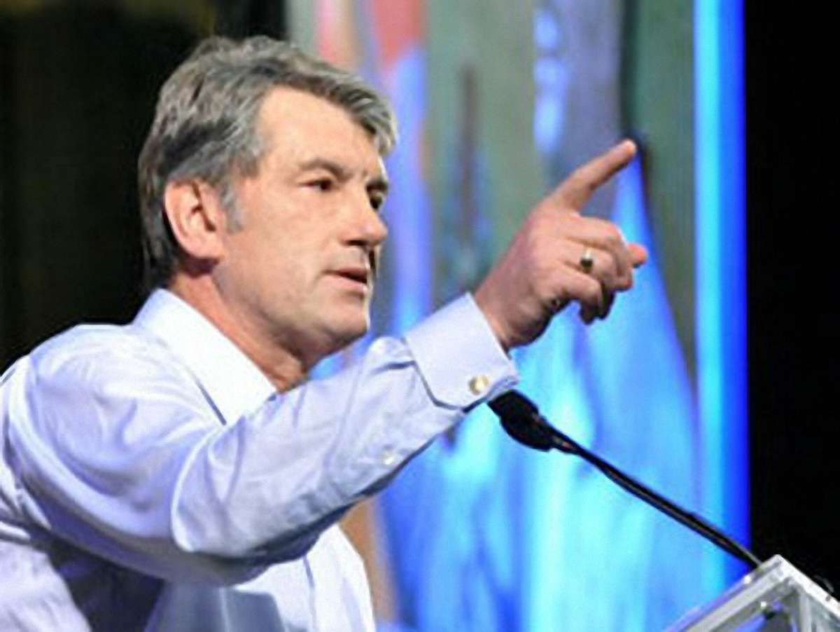 Ющенко нагадав про бандюків, які купили округи