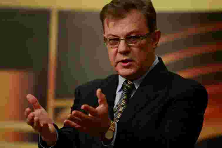 Янукович пробує цинічно купити людей, – екс-віце-прем’єр