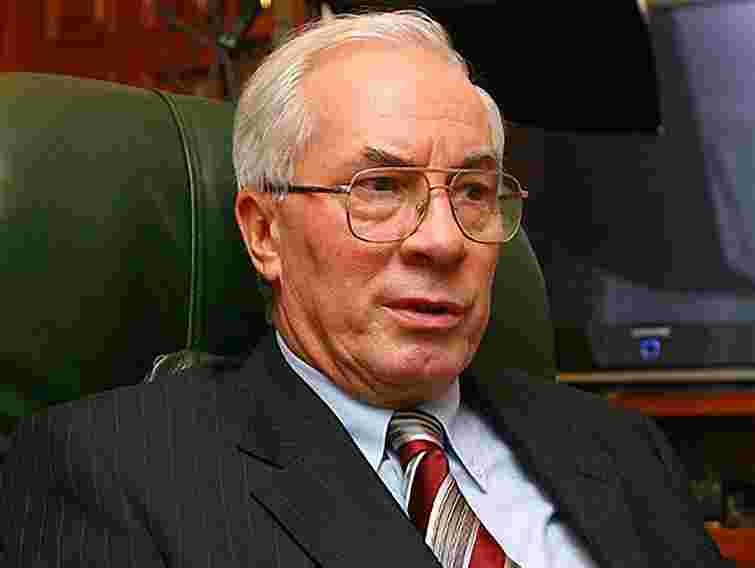 Азаров поки що не має серйозних претензій до голів ОДА