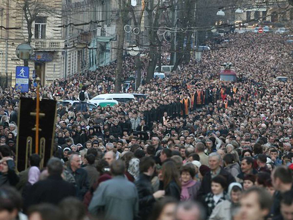 У Львові на Хресну ходу прийшло 35 тис. осіб. Фото