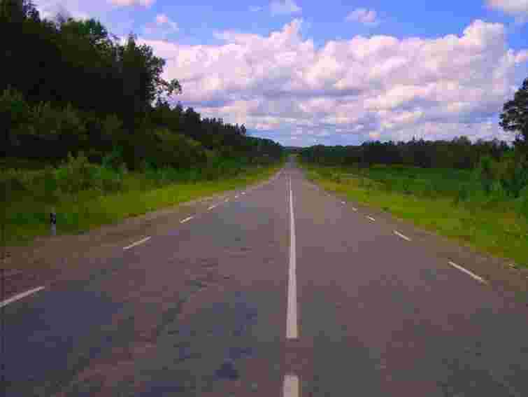 Зсув ґрунту зруйнував дорогу Львів-Добромиль