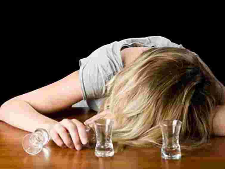 За продаж алкоголю неповнолітнім у Львові розриватимуть угоду