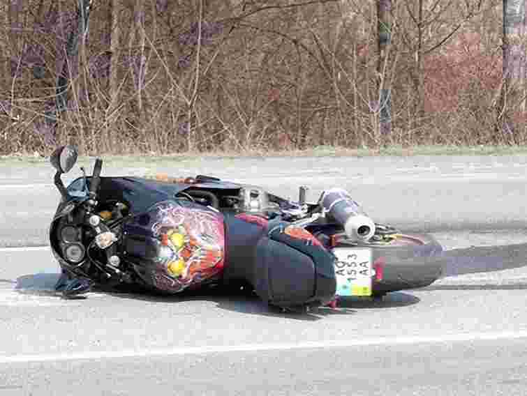 Байкер на Закарпатті розбився через доньку регіонала?