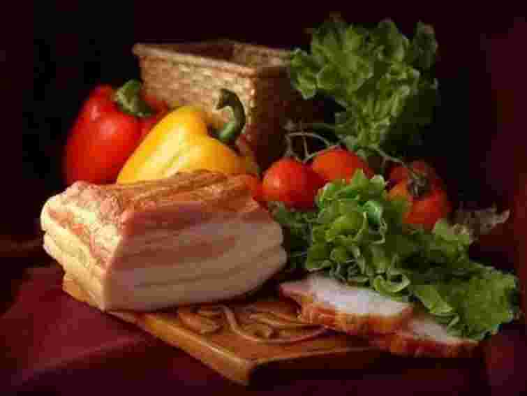 У меню до Євро-2012 увійшло сало з часником та деруни